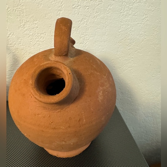 19th Century One-Handled Terracotta Urns with Aged Patina, Spain - Picture 4 of 6